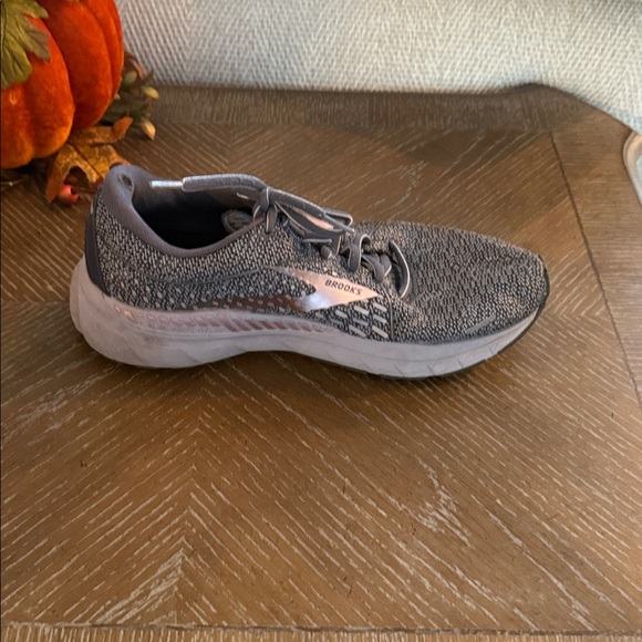 Brooks Adrenaline 21 Running Shoes - Picture 4 of 7